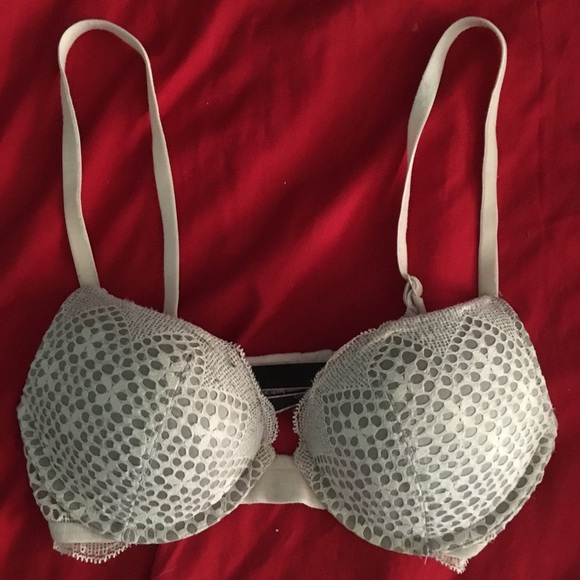 Victoria’s Secret Bra - Picture 1 of 3